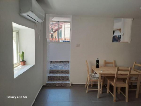 Dafna's place